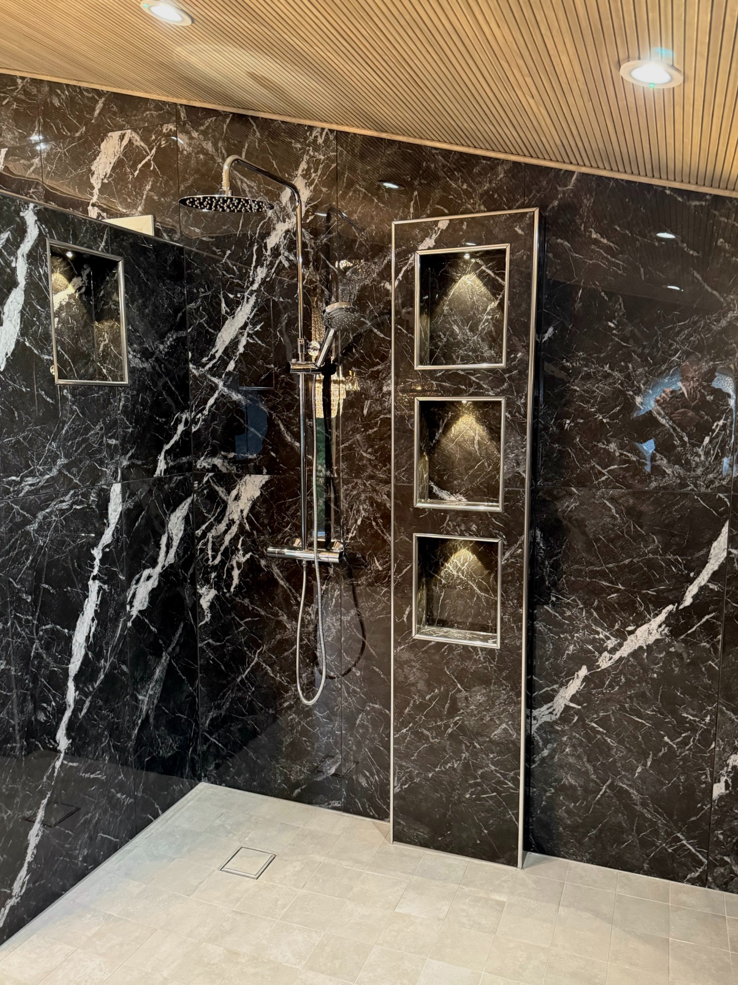 Klaukkala kylpyhuone Saunatehtaan remontin jälkeen