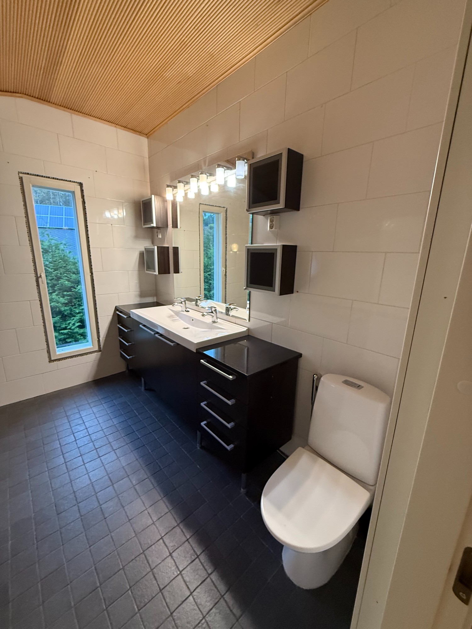 Klaukkala kylpyhuone ennen remonttia